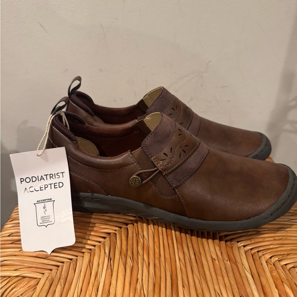 Women’s JBU Brown Leather Slip-On Flats Size 10 - Picture 3 of 5